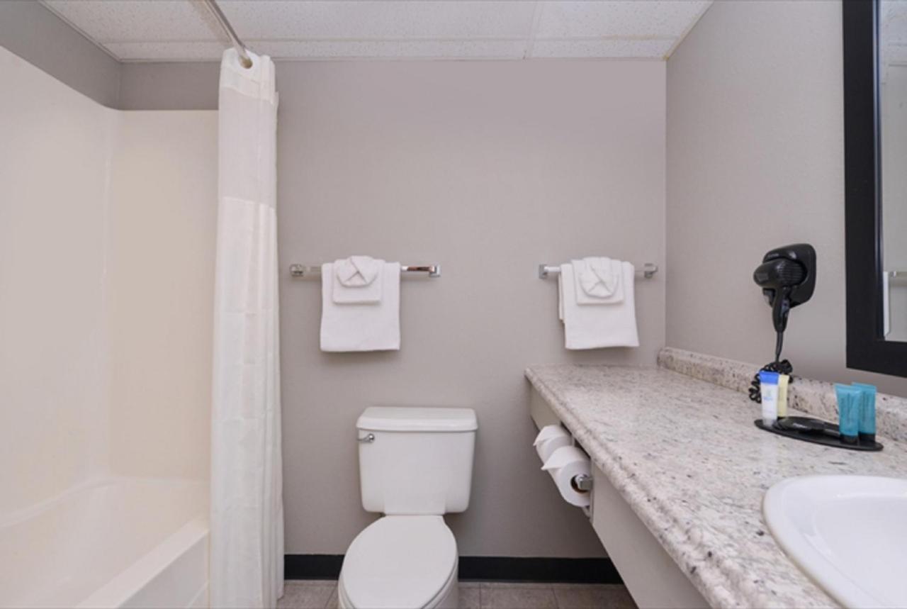 Fairbridge Inn Express Monroe City المظهر الخارجي الصورة